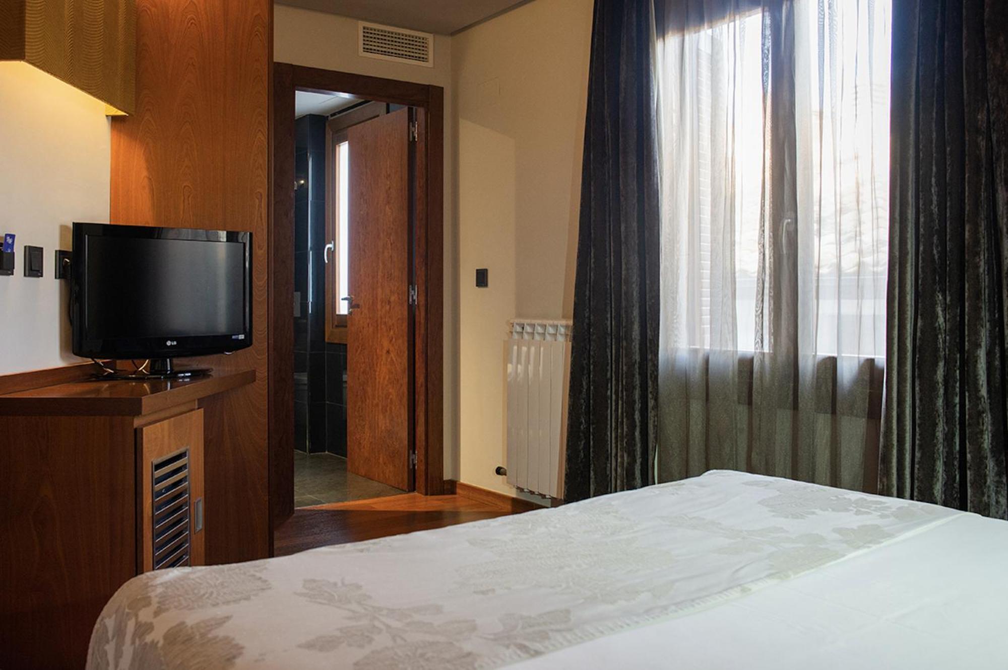 הואסקה Hotel Sancho Abarca Petit Spa חדר תמונה